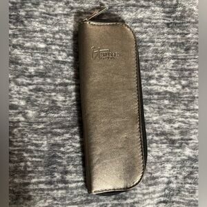 IT Cosmetics Zippered brush Case